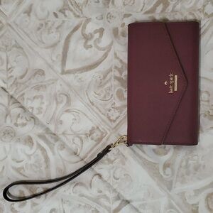 Kate Spade New York Laurel Way Leather iPhone Wallet Purse Wrislet Burgundy